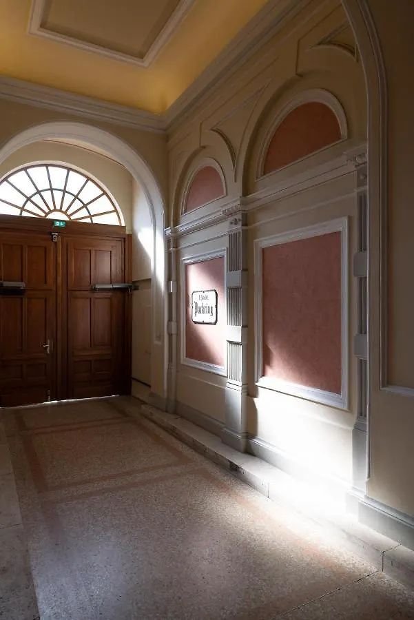 2-Bedroom Apartment With Private Library Vienna Austria