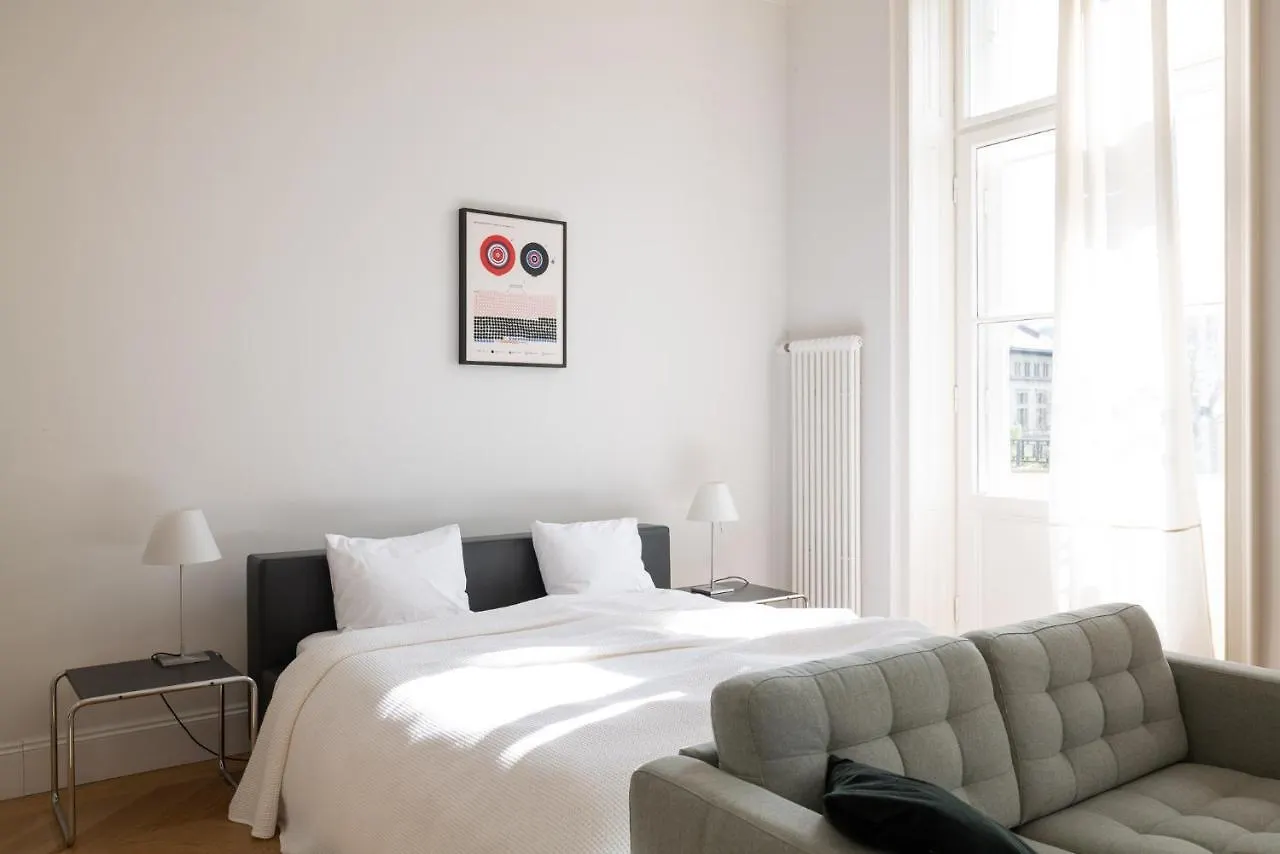 2-Bedroom Apartment With Private Library Vienna