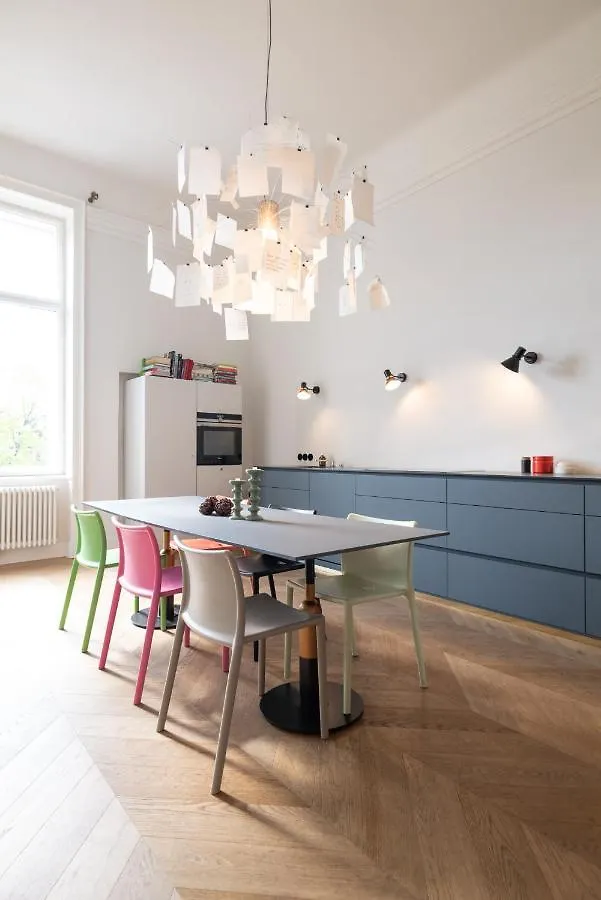 2-Bedroom Apartment With Private Library Vienna