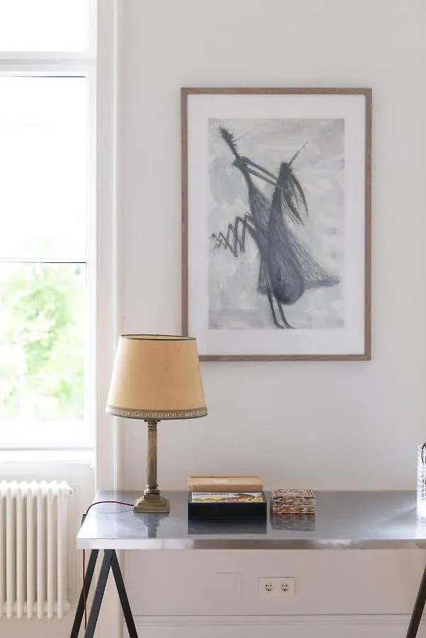 2-Bedroom Apartment With Private Library Vienna