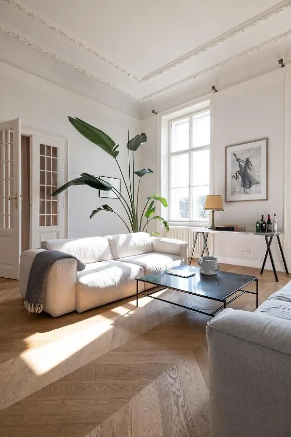 2-Bedroom Apartment With Private Library Vienna 0*,