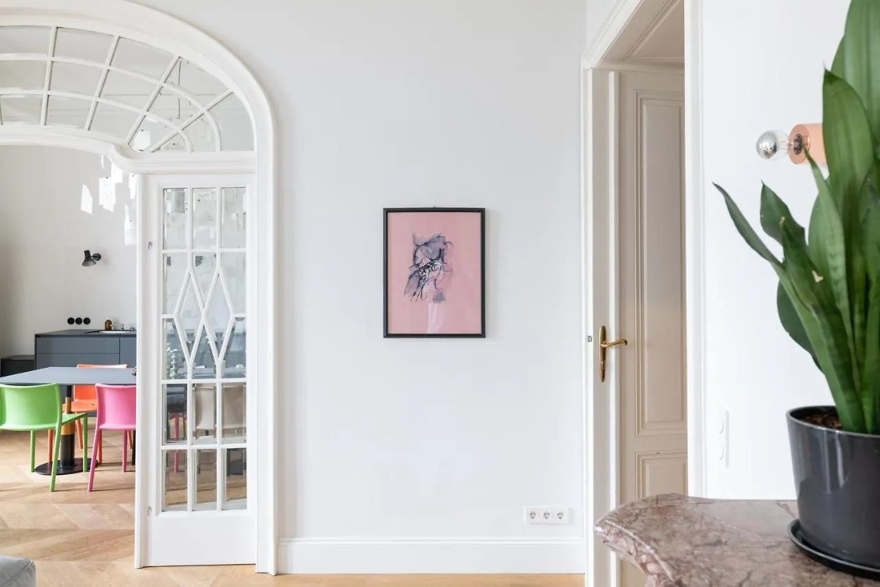 2-Bedroom Apartment With Private Library Vienna