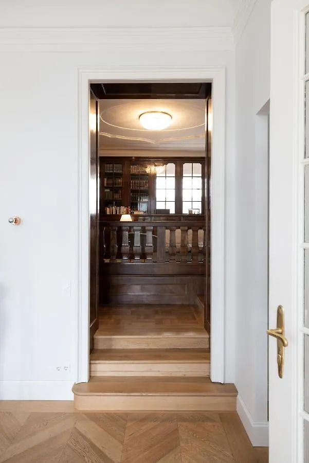 2-Bedroom Apartment With Private Library Vienna