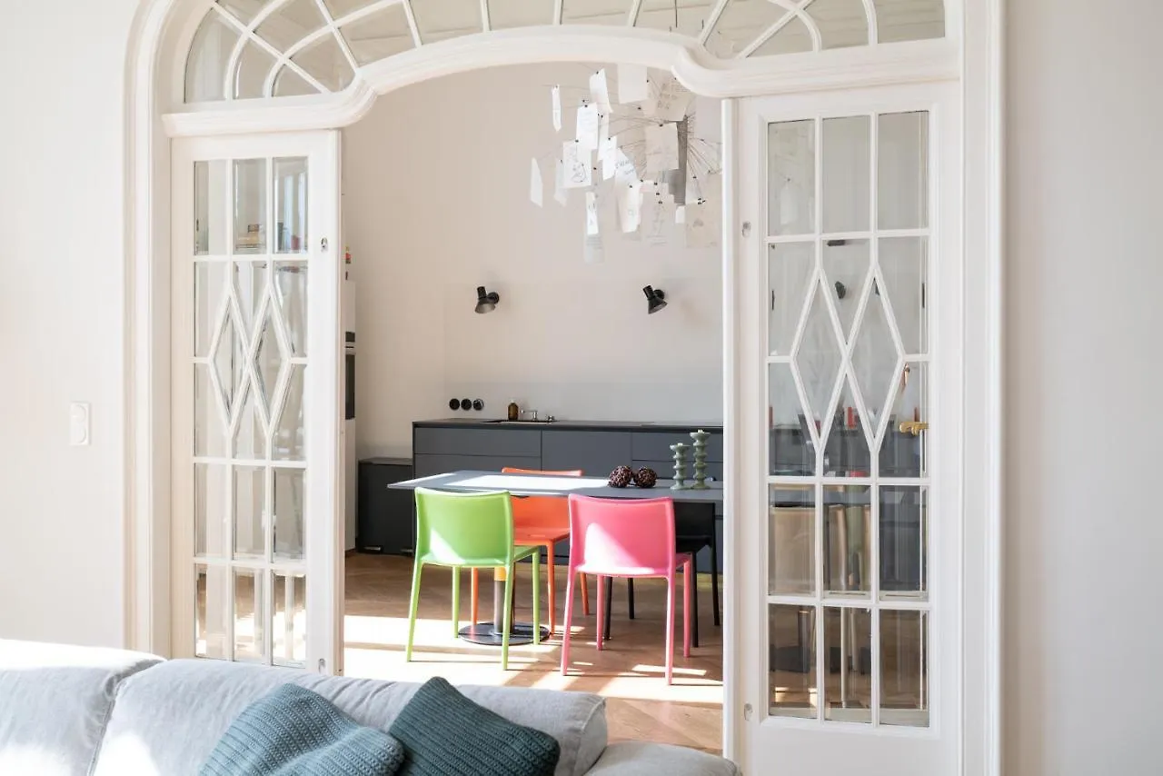 2-Bedroom Apartment With Private Library Vienna