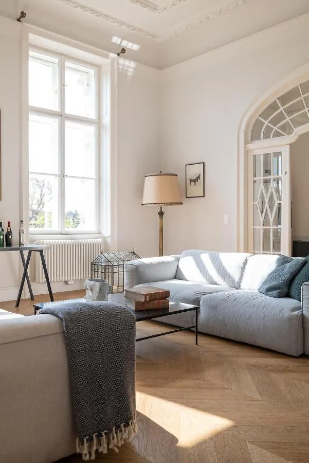 2-Bedroom Apartment With Private Library Vienna Austria